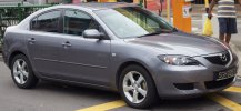 2006_Mazda_3_(BK)_1.6_Luxury_sedan_(2016-01-03)_01.jpg
