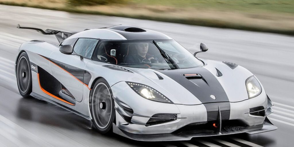 2015-koenigsegg-one1-first-drive-review-car-and-driver-photo-654233-s-original-1024x512.jpg