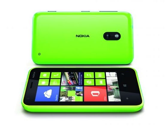 700-nokia_lumia_620_lime-green-front-and-back.jpg