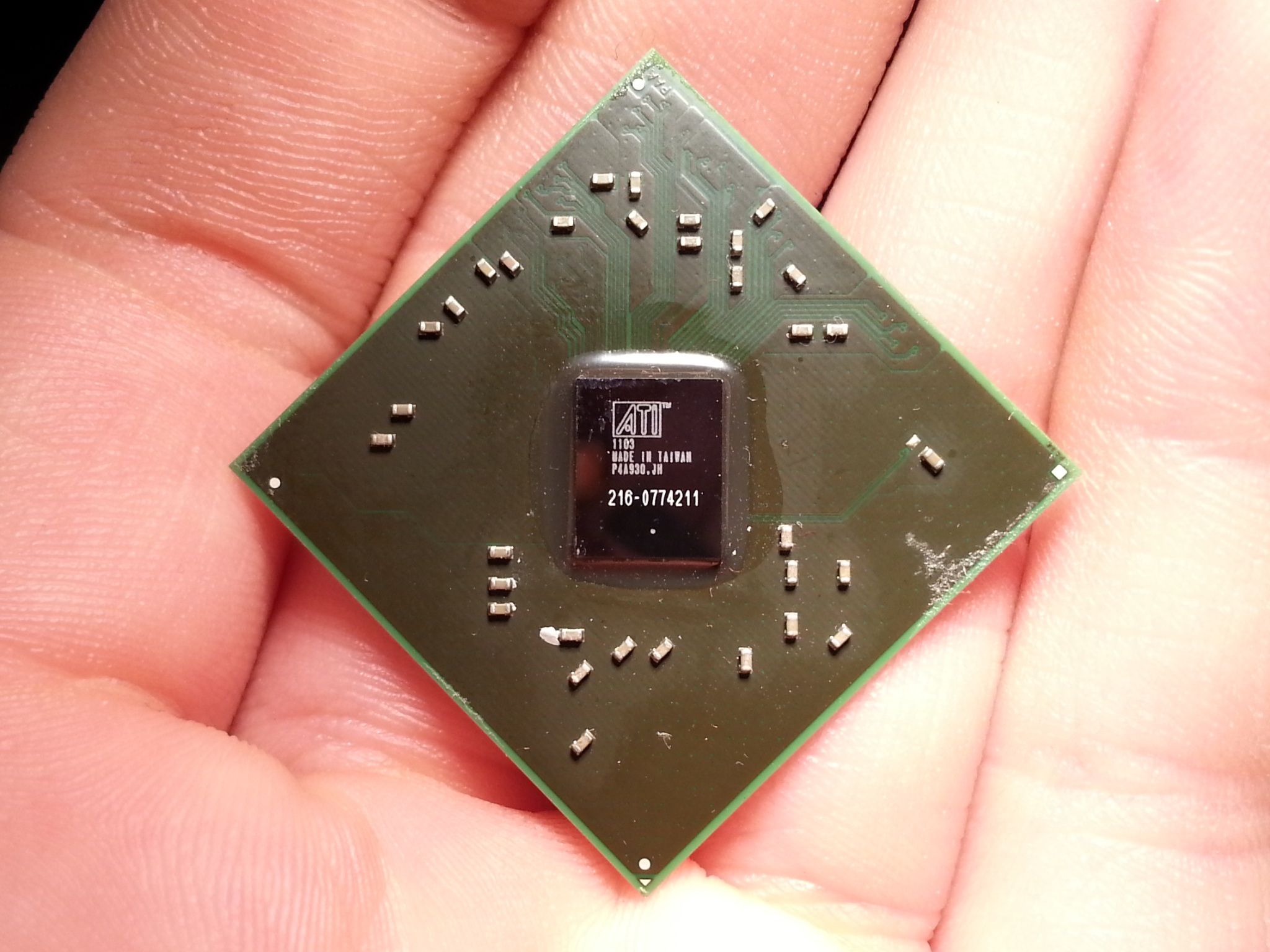 AMD_Radeon_HD_6370M_GPU_chip.jpg