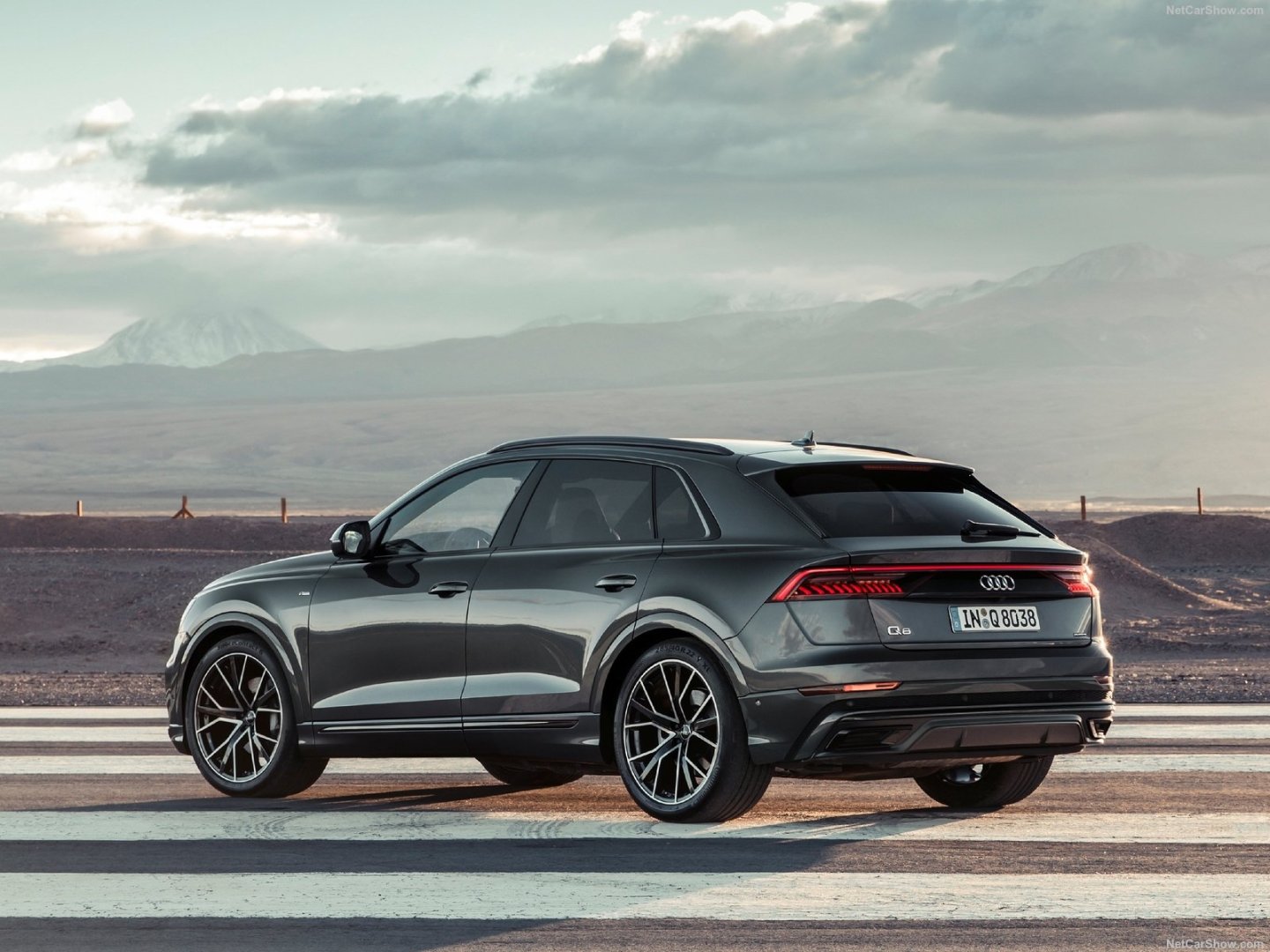 Audi-Q8-2019-1600-6a.jpg