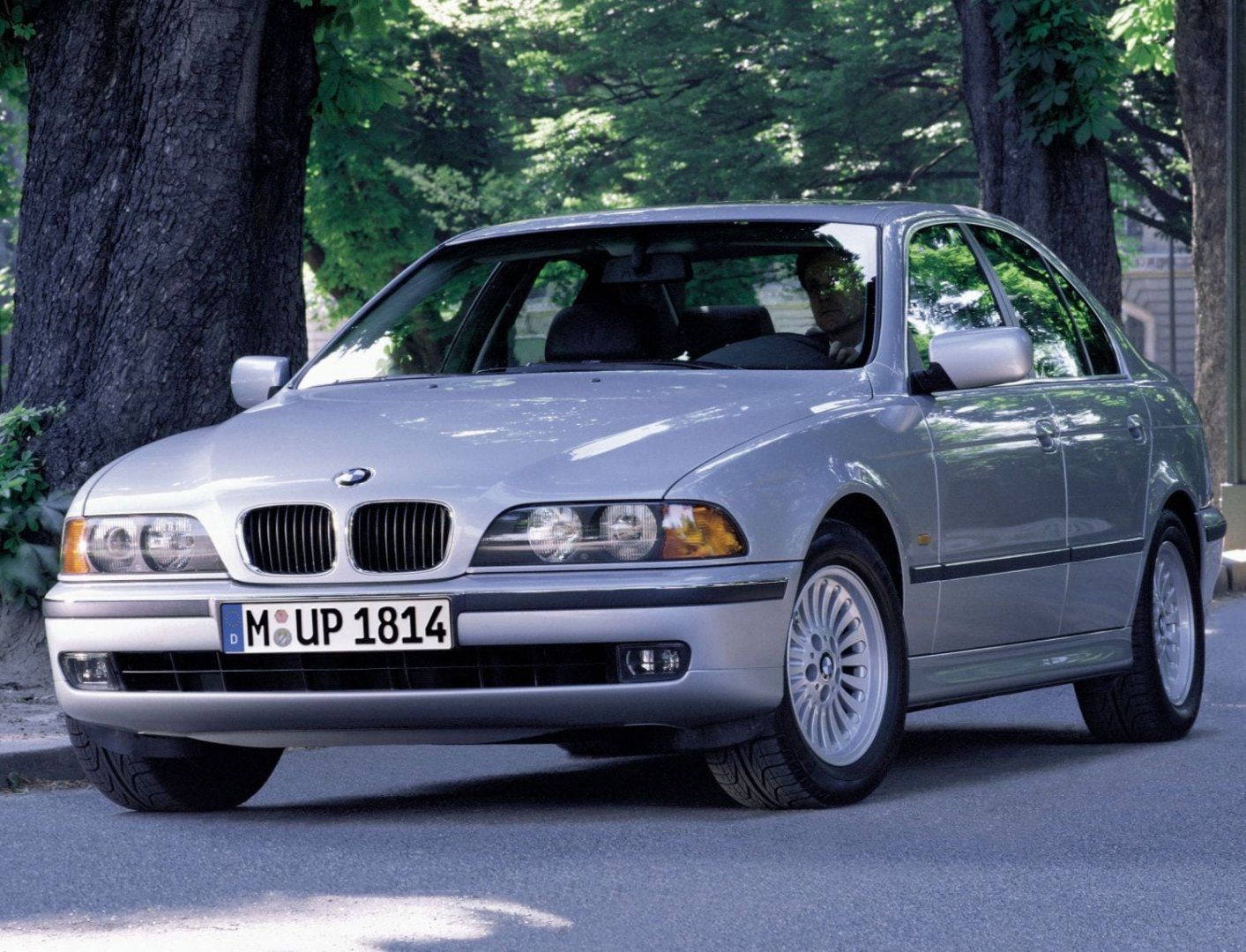 BMW-5-Series-E39-520i-1995-2000.jpg