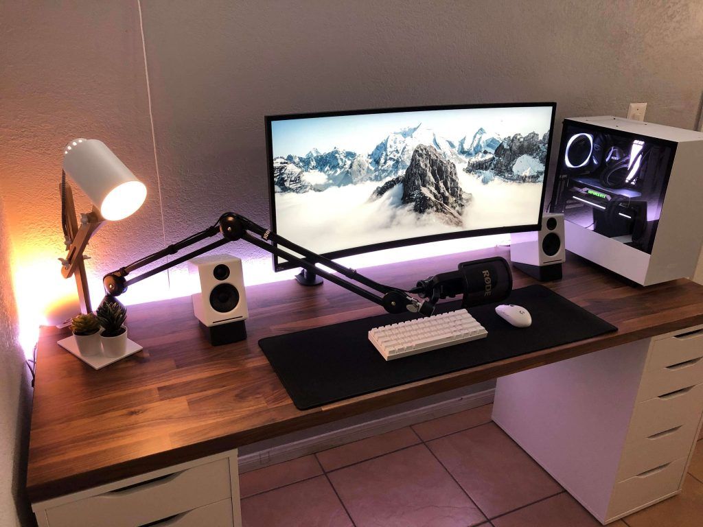 clean-and-minimal-gaming-setup-1-1024x768.jpg