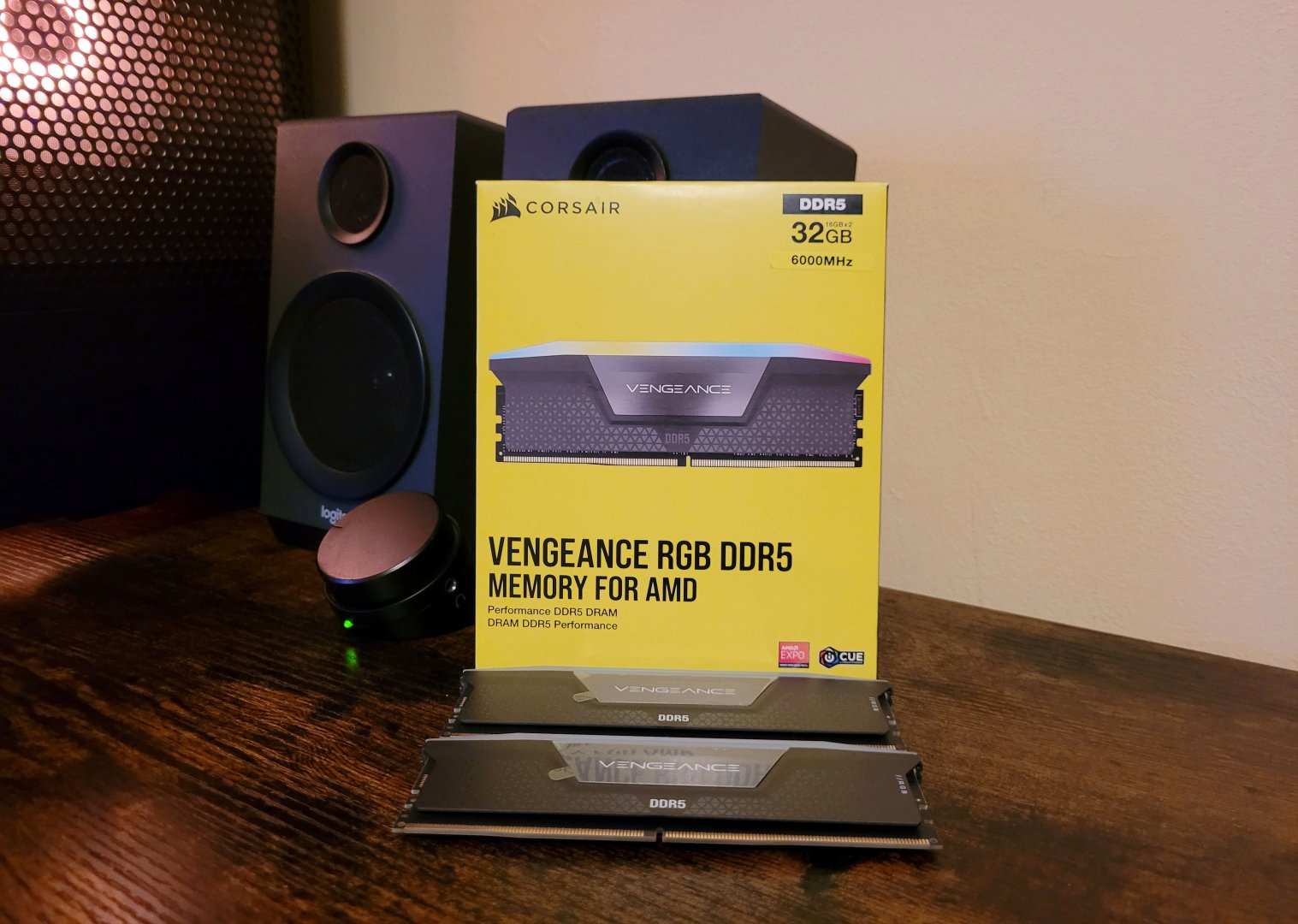 Corsair Vengeance RGB 32 GB (2X16) 6000 MHz CL36 CMH32GX5M2E6000Z36.jpg