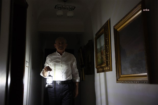 Elektriği kesilen Kılıçdaroğlu'nun evinden görüntüler