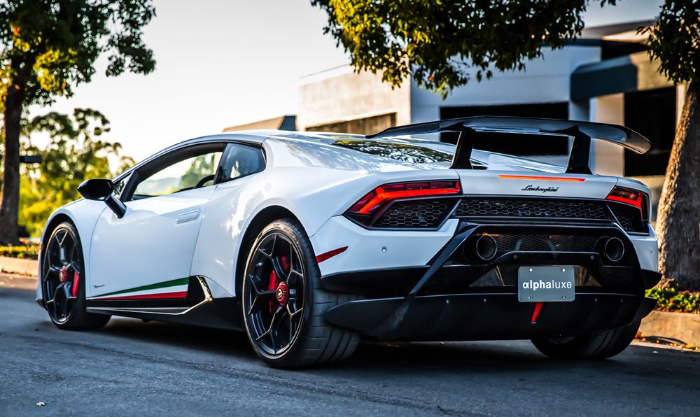 Lamborghini-Huracan-Performante-review-rear3.jpg