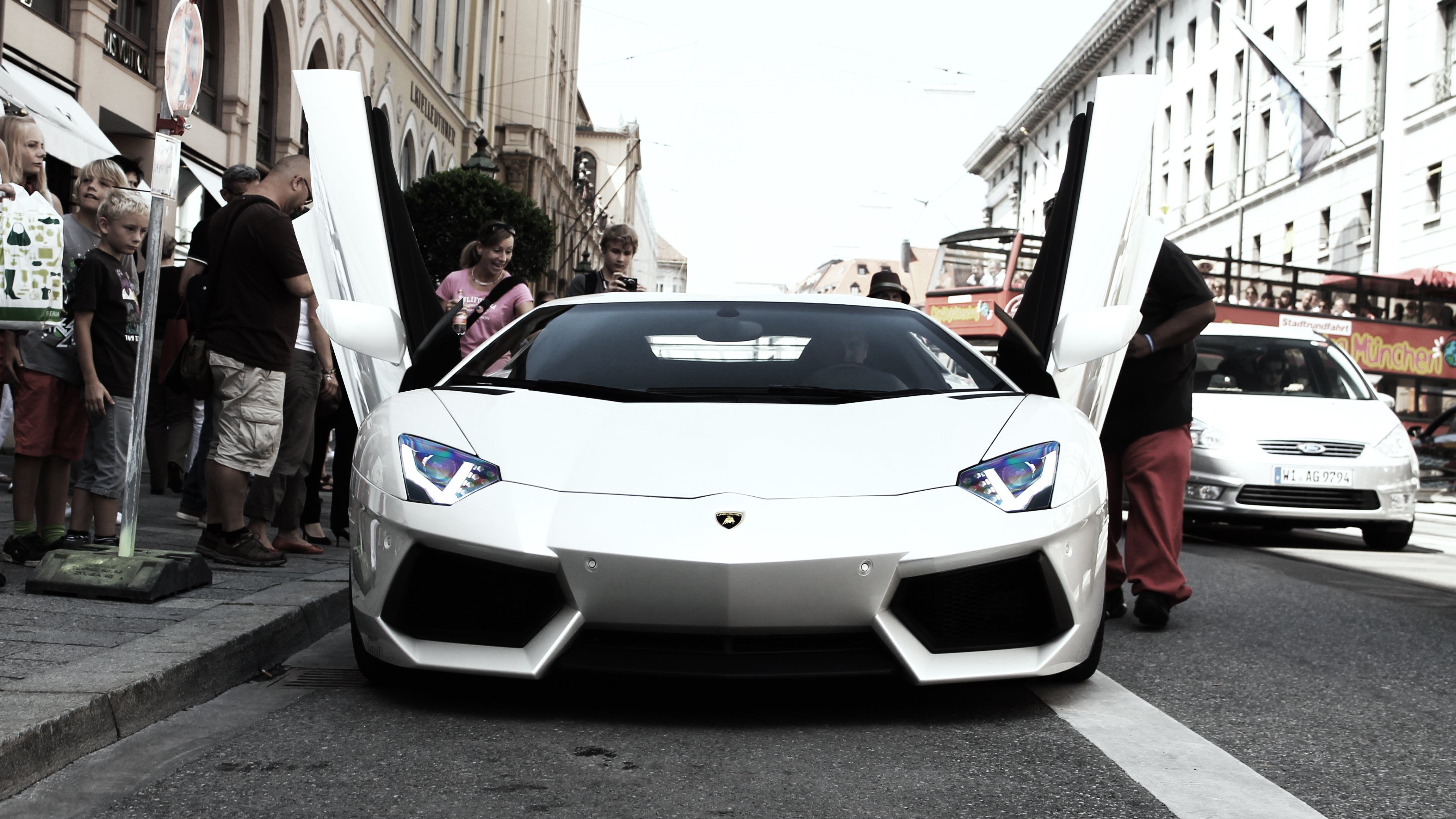 Lamborghini_Aventador_LP700-4k_ultra_HD_3840x2160.jpg