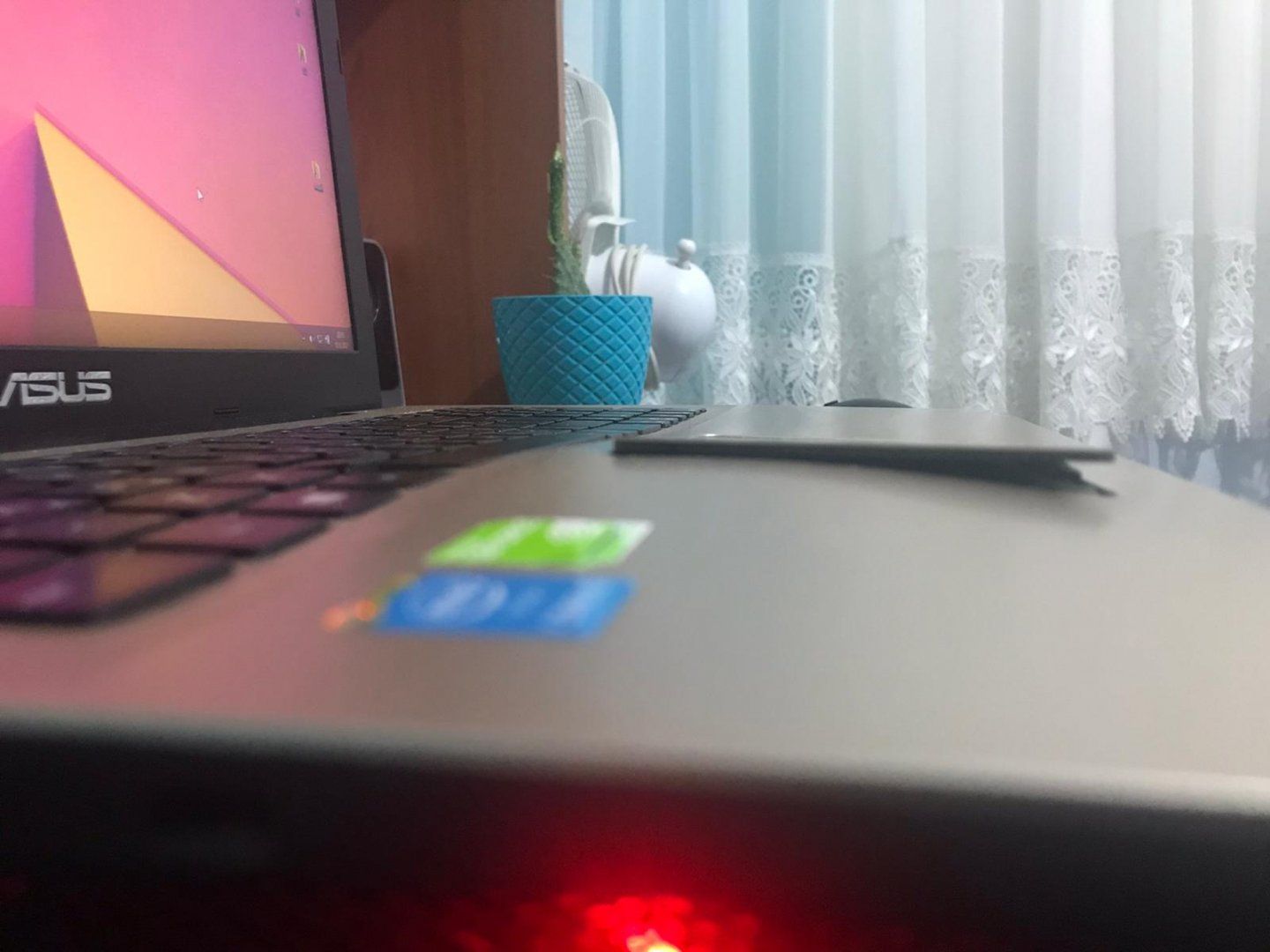 Laptop2.jpg