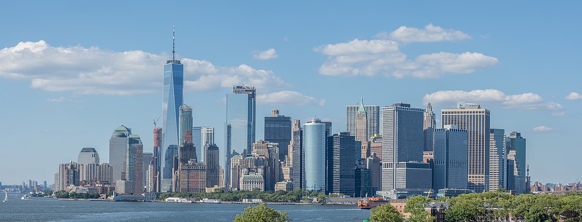Lower_Manhattan_skyline_-_June_2017.jpg