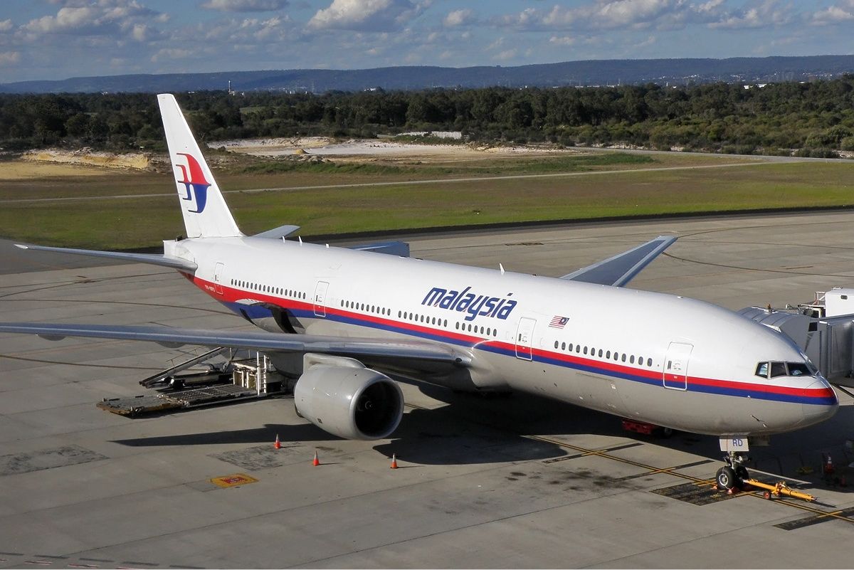 Malaysia_Airlines_Boeing_777-200ER_PER_Koch-2.jpg