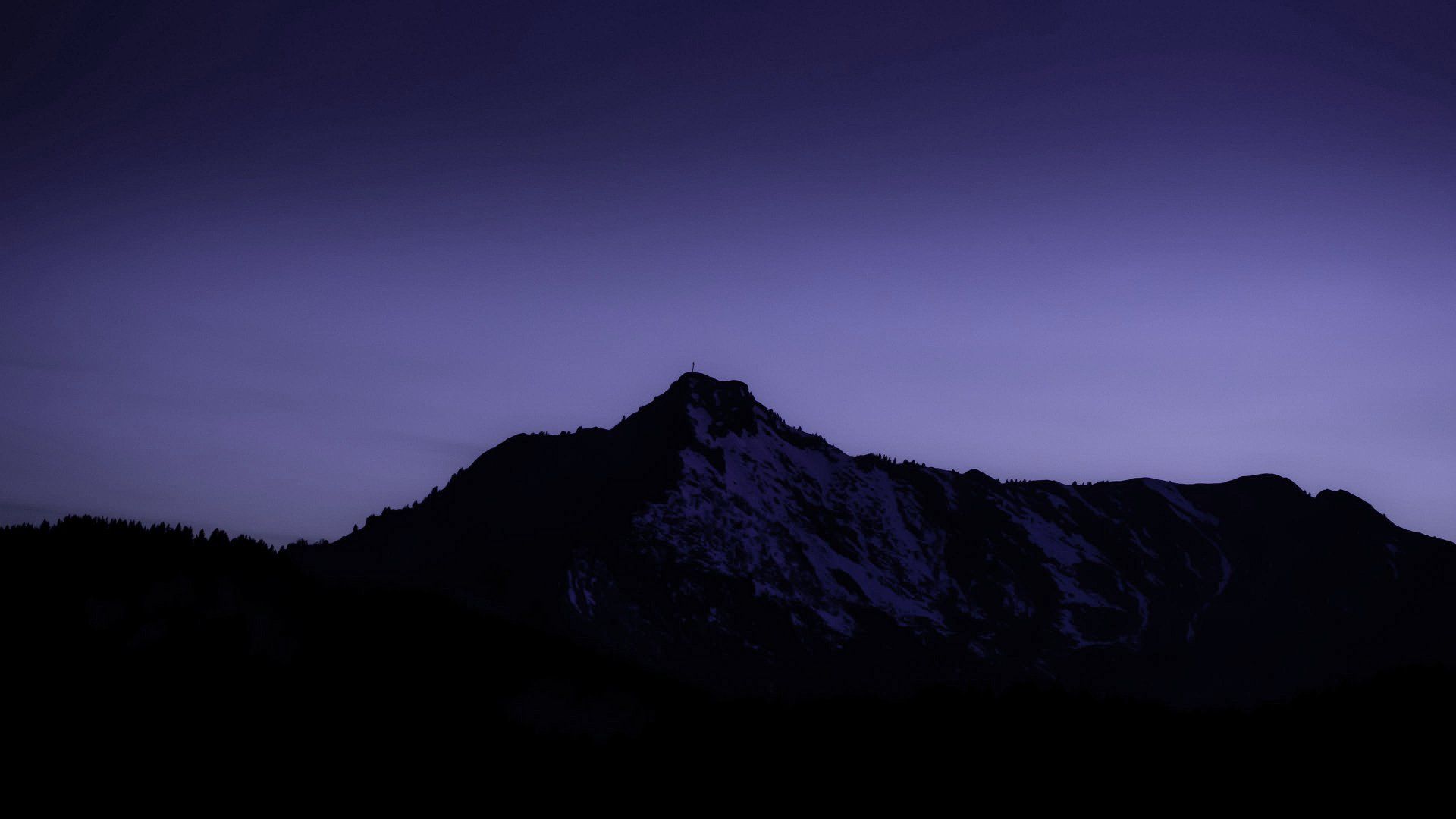 mountains_sky_night_purple_118308_3840x2160.jpg