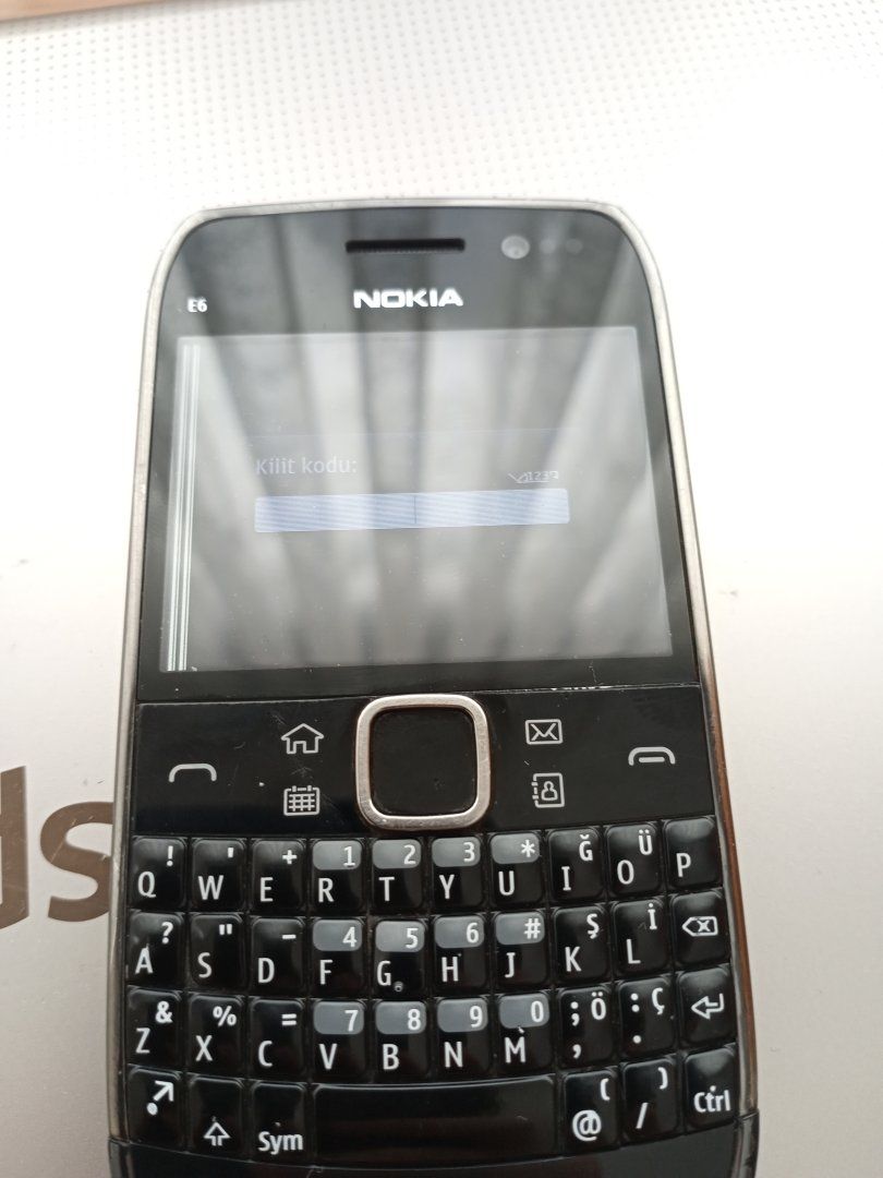 Nokia E6.jpg