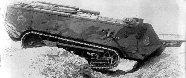 Saint-Chamond-WWI-tank-crossing-trench.jpg