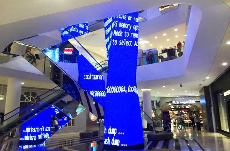 shopping-mall-sculpture-windows-blue-screen-fail.jpg