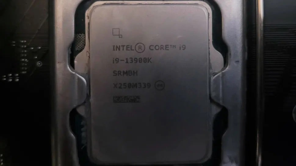 tirilen-Core-i7-13700K-Core-i9-13900K-Diye-Satildi.jpg