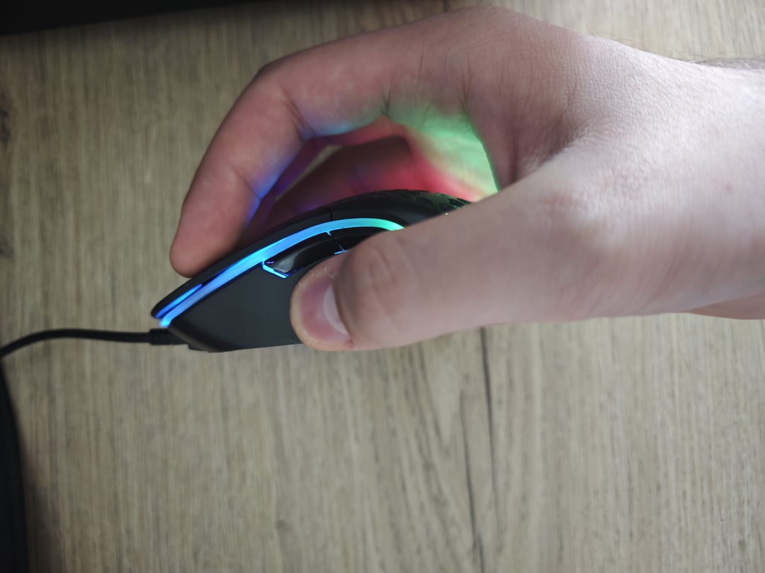 what-shape-mice-should-i-seek-budget-for-this-grip-my-hands-v0-zridhiztz8tf1.jpeg