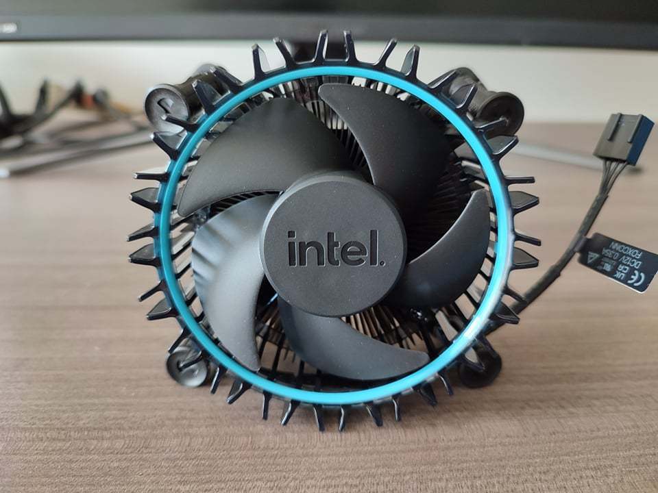 Yeni-Intel-Stok-Sogutucusu-Yeterli-mi-i5-12400-Sicaklik-Testi-1.jpeg