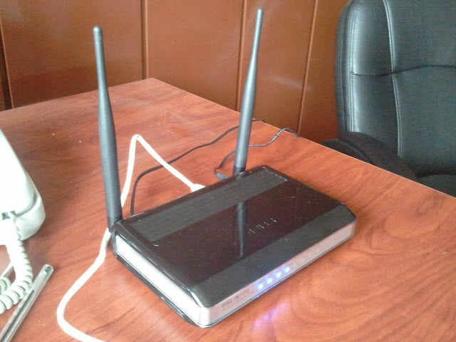 asus-dsl-n12u-wireless-n300-adsl-modem-router-foto-1.jpg