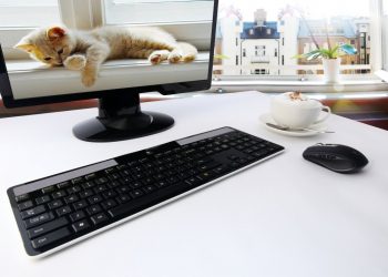 Logitech Wireless Solar Keyboard K750