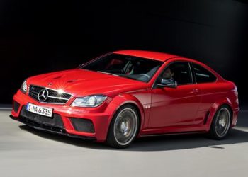 En güçlü kompakt Mercedes!