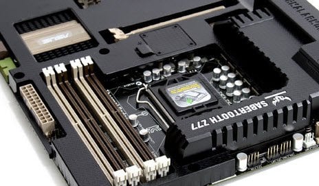 ASUS Sabertooth Z77 Anakart 9
