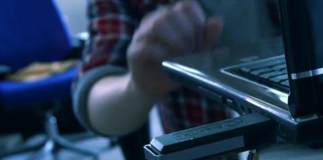 Kendi kendini imha eden USB bellek