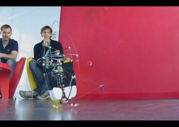 Bu robot dar alanlarda uçmak için tasarlandı