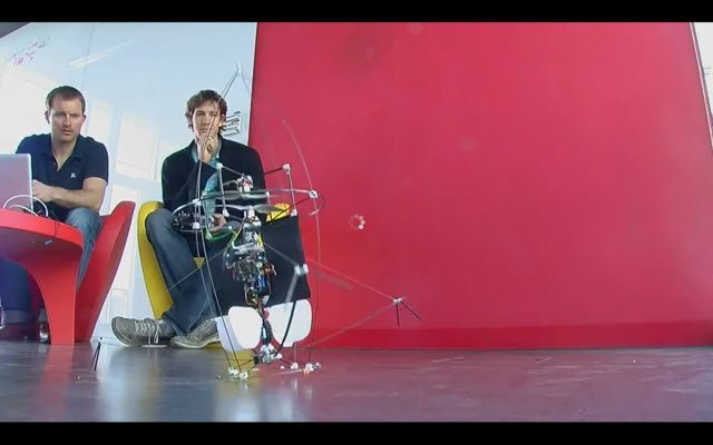 Bu robot dar alanlarda uçmak için tasarlandı