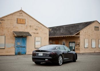 Tesla Model S sahipleri çok yakın bir tarihte araçlarını güncelleyebilecekler.