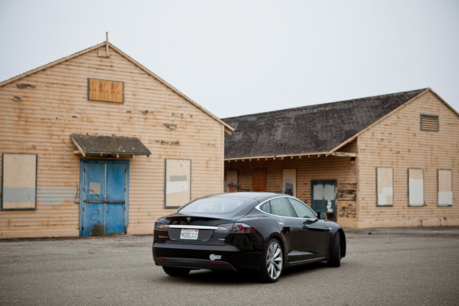 Tesla Model S sahipleri çok yakın bir tarihte araçlarını güncelleyebilecekler.