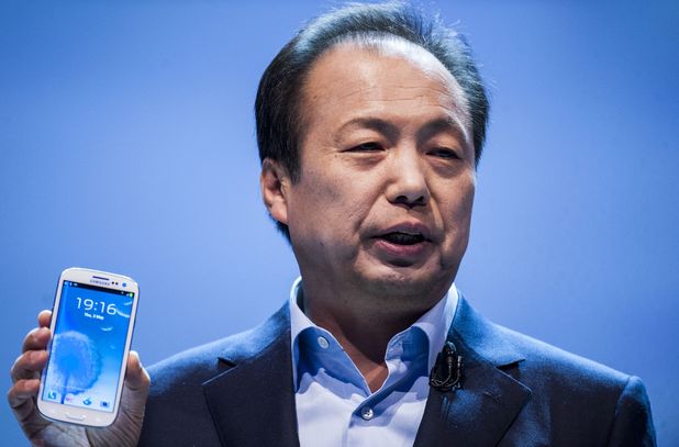 Samsung firmasından JK Shin'in yaptığı açıklamaya göre Galaxy S3 modelinin mini bir versiyonu pazara sunulacak.