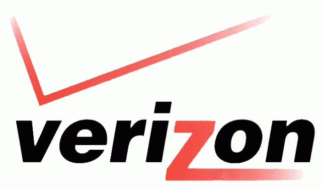 Verizon, Sandy Kasırgasından etkilenen mağdurlara yardımcı olmak için ücretsiz konuşma ve mesajlaşma hakkı tanıdı.