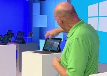Siparişlere yetişemeyen Microsoft, geçtiğimiz günlerde yapılan Build Konferansında katılımcılara bin adet Surface Tablet hediye ettiği öğrenildi.