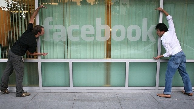 Facebook reklam gelirlerini artırmak için yeni bir platform teknolojisi satın aldı.