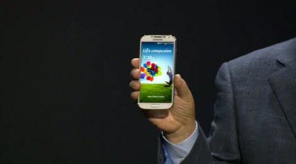 Samsung Galaxy S4'ün ilk görüntüleri