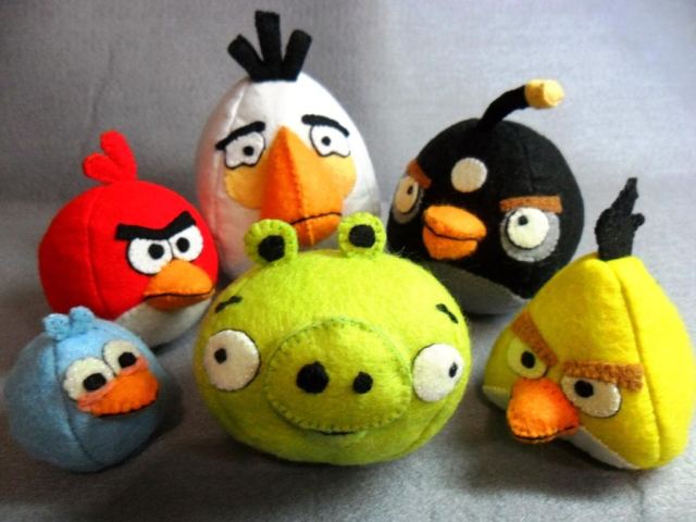 Angry Birds çılgınlığı oyuncaklarıyla da devam ediyor.