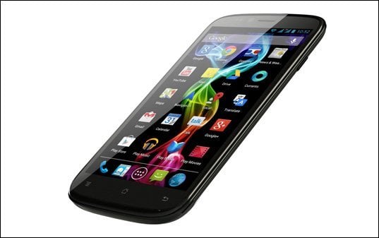 Archos üç yeni telefonu ile orta-sınıf müşterilerine ekonomik seçenekler sunuyor.