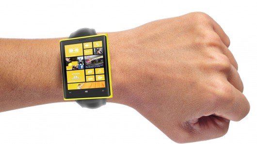Microsoft'un akıllı saat üzerinde çalıştığı söylentisi yayılmaya başladı.