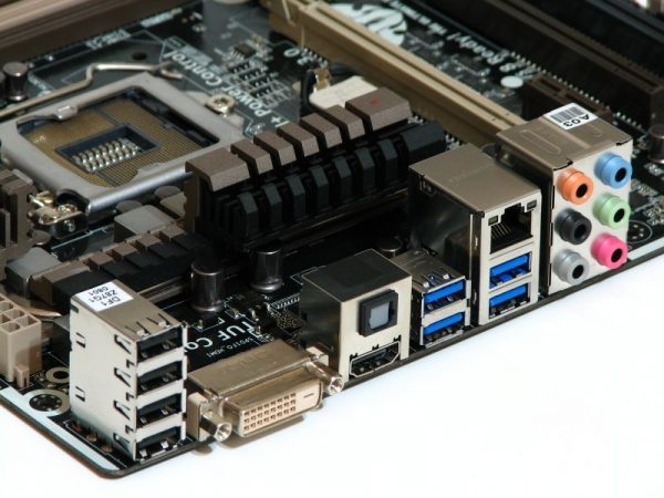 Asus GRYPHON Z87 (17)