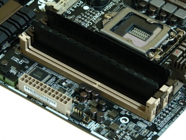 Asus GRYPHON Z87 (22)