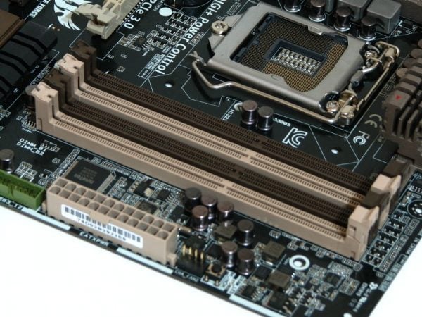 Asus GRYPHON Z87 (7)