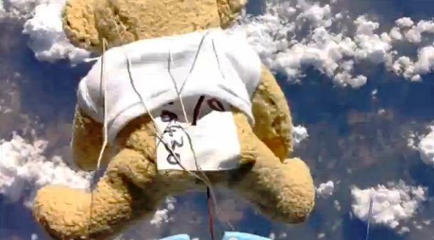 Babbage isimli oyuncak ayı atlayışı hakkında açıklama yapmaktan kaçındı.