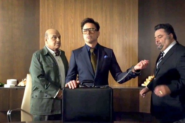 HTC'nin yeni yıldızı Robert Downey Junior ve yeni HTC a&ccedil;ılımları: "Hold The Cat, Happy Telephone Company"