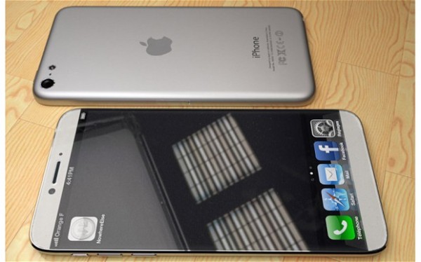Apple, iPhone serisini 4.8-inçten 6-inç'e büyütmek istiyor.