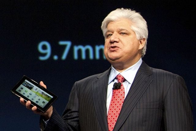 BlackBerry'nin kurucusu ve eski CEO'su Mike Lazaridis firmayı satın almanın yollarını arıyor.