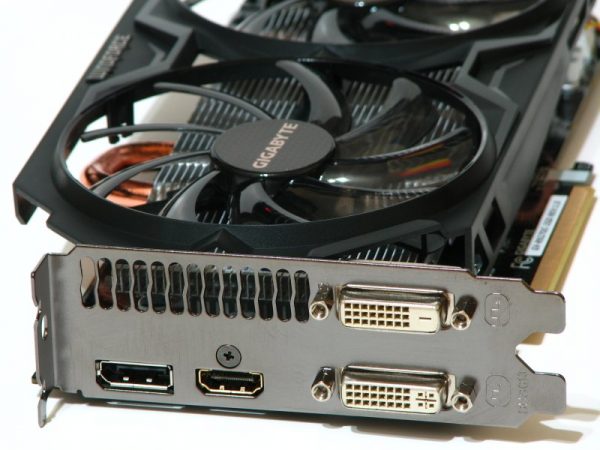 AMD Radeon R9 270 (31)