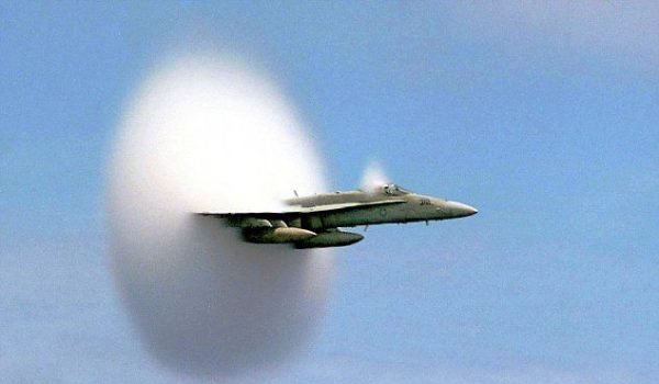 Askeri uçaklar için yeni bir teknoloji üzerinde çalışılıyor.