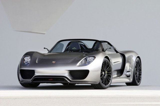 Porsche 918 Spyder'dan sadece 918 tane üretildi