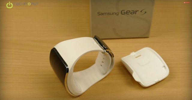 Samsung Gear S kutudan çıkıyor...