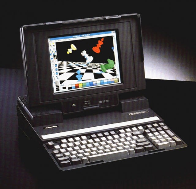 Dünyanın İlk Renkli Ekranlı Taşınabilir Bilgisayarı: Toshiba T3200SXC